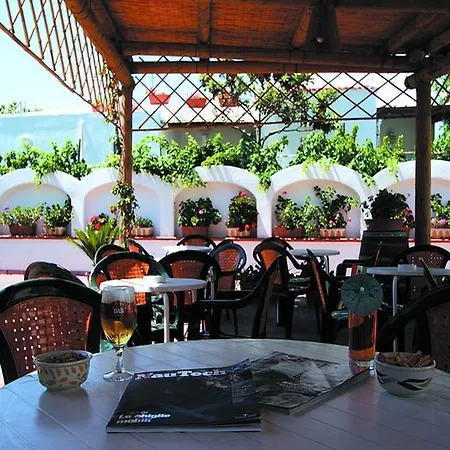 Cesotta Hotell 3*